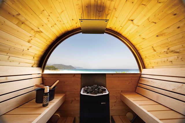 ホテル伊豆急のアウトドアサウナ『SIMODACCI SAUNA』として導入されたtotonoüの北欧産バレルサウナ