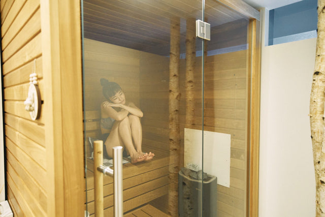 totonoüの自宅用サウナを体験する清水みさとさん